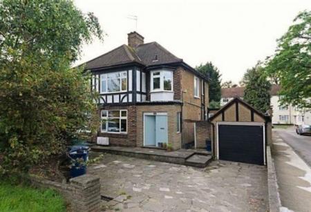 1 bedroom Flat for sale in Watford Way, Hendon, London, NW4