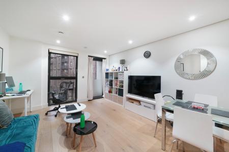 1 bedroom Flat to let in Empire Way, Wembley, HA9