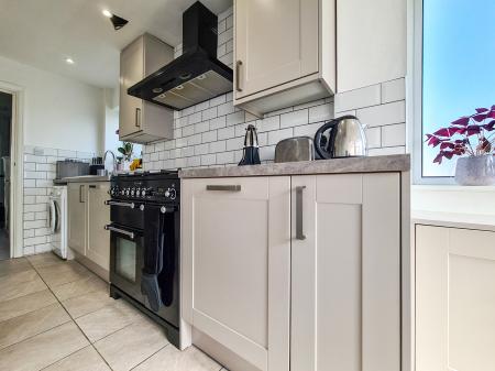 3 bedroom Semi-detached house to let in Watford Way, Hendon, London, NW4