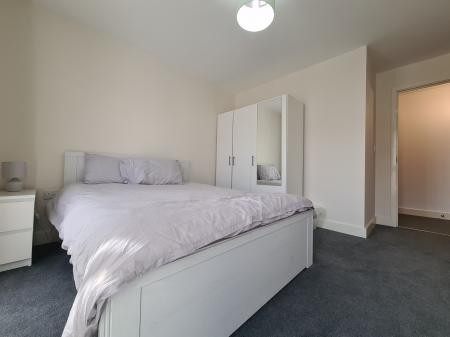 2 bedroom Flat to let in 1 Needleman Close, Colindale, London, NW9