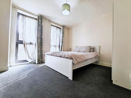 2 bedroom Flat to let in 1 Needleman Close, Colindale, London, NW9
