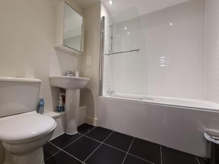2 bedroom Flat to let in 1 Needleman Close, Colindale, London, NW9
