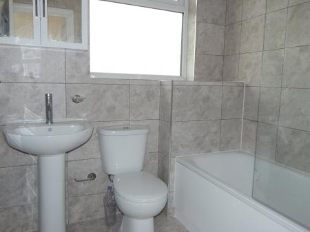 5 bedroom Semi-detached house for sale in Hall Lane, Hendon, London, NW4