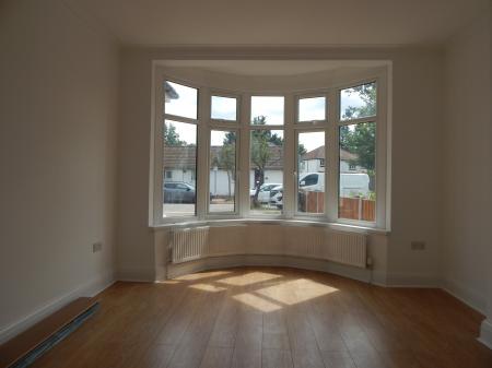 5 bedroom Semi-detached house for sale in Hall Lane, Hendon, London, NW4