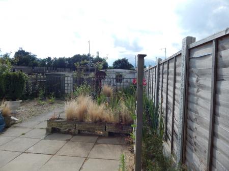 5 bedroom Semi-detached house for sale in Hall Lane, Hendon, London, NW4