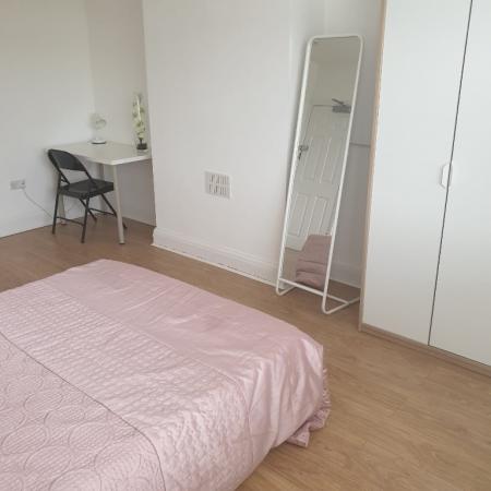 0 bedroom House share to let in Hall Lane, Hendon, London, NW4