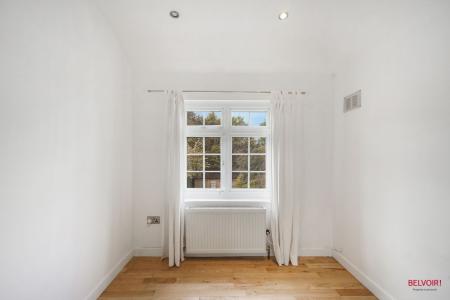 3 bedroom Semi-detached house for sale in Halliwick Road, London, N10