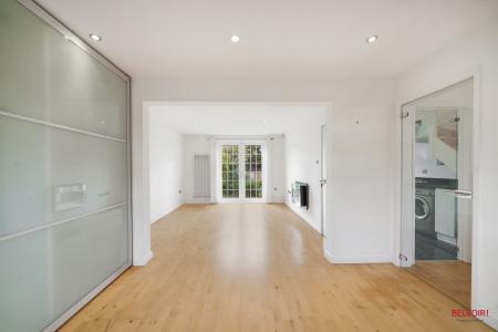 3 bedroom Semi-detached house for sale in Halliwick Road, London, N10