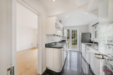 3 bedroom Semi-detached house for sale in Halliwick Road, London, N10