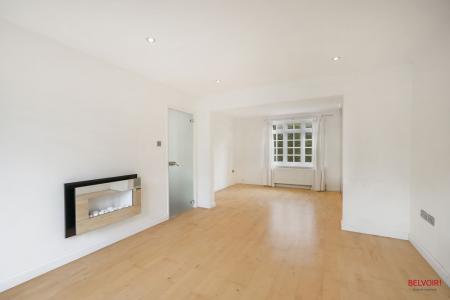 3 bedroom Semi-detached house for sale in Halliwick Road, London, N10
