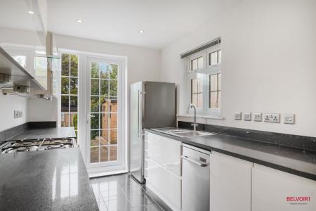 3 bedroom Semi-detached house for sale in Halliwick Road, London, N10