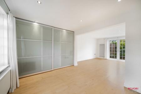 3 bedroom Semi-detached house for sale in Halliwick Road, London, N10