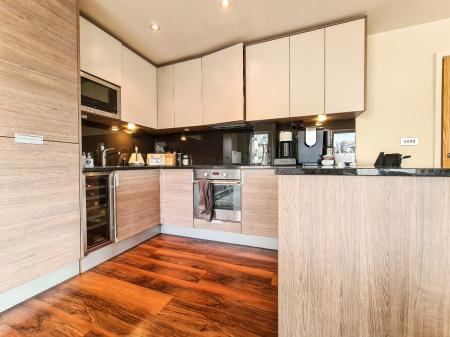 2 bedroom Flat to let in Heritage Avenue, Beaufort Park, London, NW9