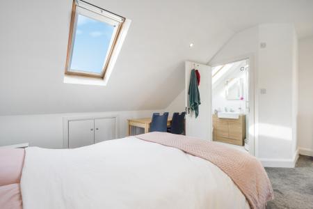 1 bedroom Studio flat for sale in Herbert Road, West Hendon, London, NW9