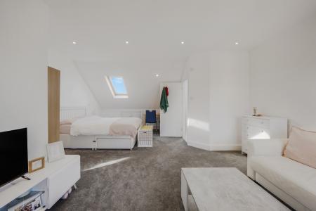 1 bedroom Studio flat for sale in Herbert Road, West Hendon, London, NW9