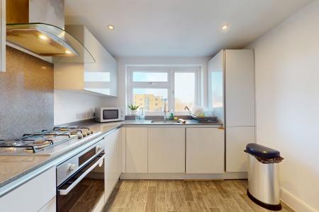 1 bedroom Studio flat for sale in Herbert Road, West Hendon, London, NW9