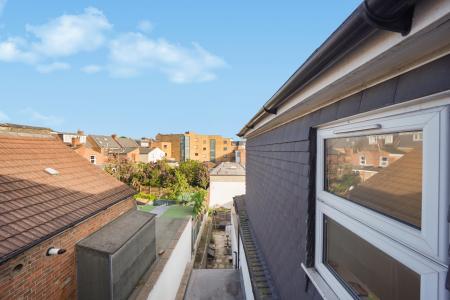 1 bedroom Studio flat for sale in Herbert Road, West Hendon, London, NW9