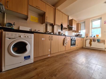 1 bedroom House share to let in Chalkhill Road, Wembley, HA9