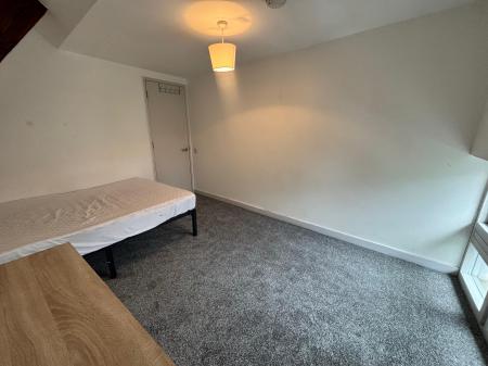 3 bedroom Flat to let in 121 Cannon Street Road, London, E1