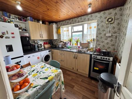 2 bedroom Flat to let in St Davids Close, Wembley, HA9