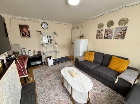 2 bedroom Flat to let in St Davids Close, Wembley, HA9