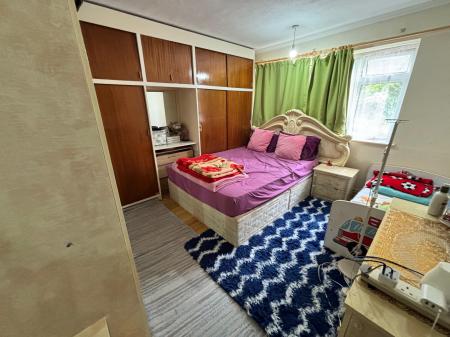 2 bedroom Flat to let in St Davids Close, Wembley, HA9