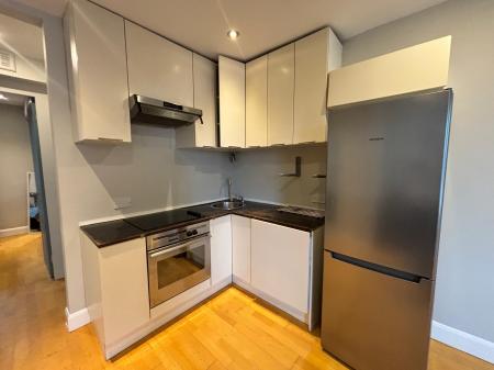 1 bedroom Flat to let in Holland Park Avenue, Kensington, London, W11