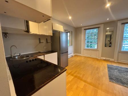 1 bedroom Flat to let in Holland Park Avenue, Kensington, London, W11