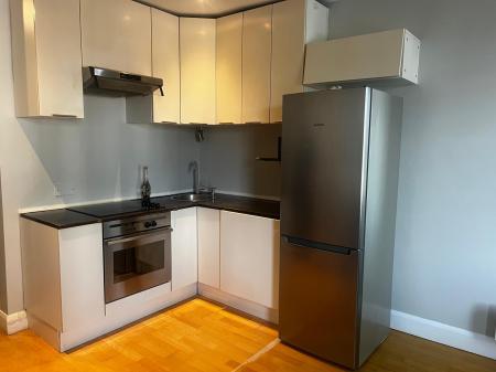 1 bedroom Flat to let in Holland Park Avenue, Kensington, London, W11