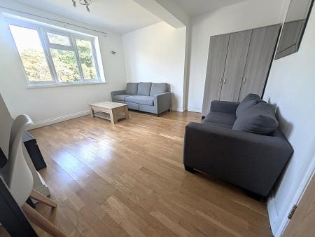 Selborne Gardens, Hendon, London, NW4