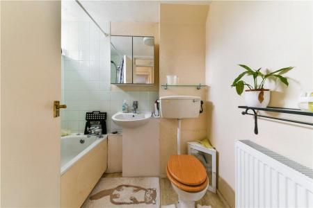1 bedroom Flat to let in Burr Close, London, E1W