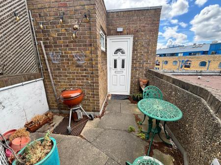 1 bedroom Flat to let in Burr Close, London, E1W