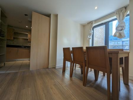 3 bedroom Flat to let in William Road, Euston, London, NW1