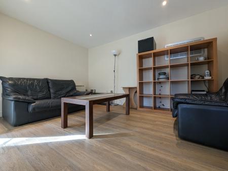 3 bedroom Flat to let in William Road, Euston, London, NW1