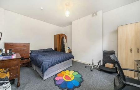 6 bedroom Semi-detached house to let in Ennis Road, Finsbury Parl, London, N4
