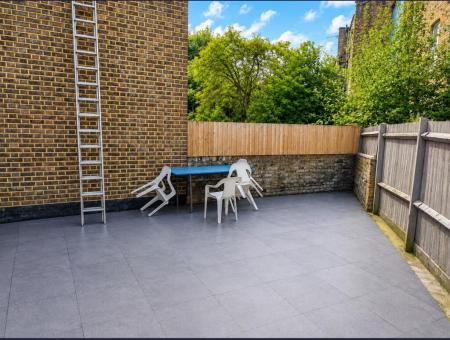 6 bedroom Semi-detached house to let in Ennis Road, Finsbury Park, London, N4