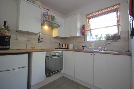6 bedroom Semi-detached house to let in Ennis Road, Finsbury Park, London, N4