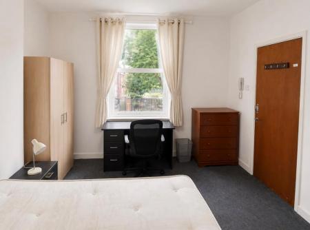 6 bedroom Semi-detached house to let in Ennis Road, Finsbury Park, London, N4