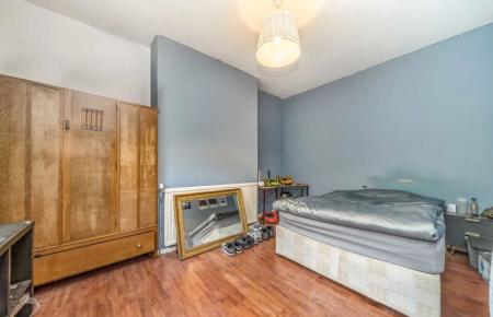 6 bedroom Semi-detached house to let in Ennis Road, Finsbury Park, London, N4