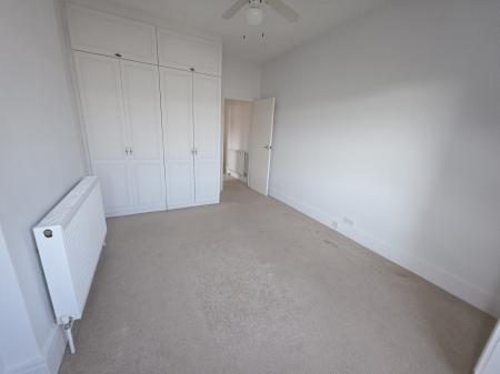1 bedroom Flat to let in Frederick Place, North Finchley, London, N12