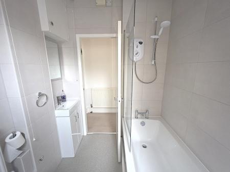 1 bedroom Flat to let in Frederick's Place, North Finchley, London, N12