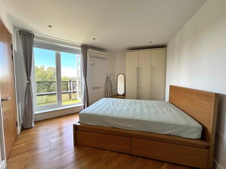 2 bedroom Flat to let in 87 Greyhound HIll, Hendon, London, NW4