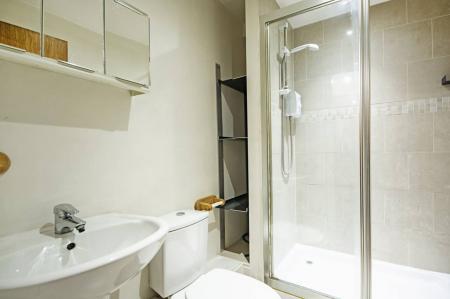 1 bedroom Studio flat to let in Greyhound Hill, Hendon, NW4