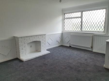 3 bedroom Terraced House to let in Thrales Close, Luton, LU3