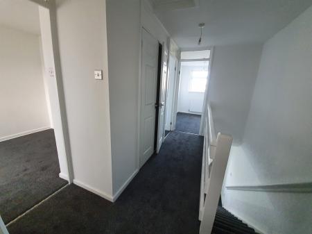 3 bedroom Terraced House to let in Thrales Close, Luton, LU3