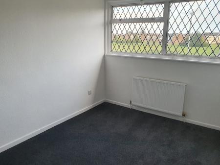 3 bedroom Terraced House to let in Thrales Close, Luton, LU3