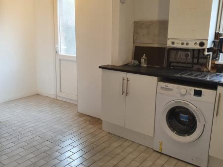 3 bedroom Terraced House to let in Thrales Close, Luton, LU3
