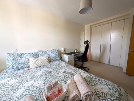 1 bedroom Flat to let in 87 Greyhound Hill, Hendon, London, NW4