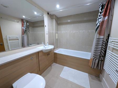 1 bedroom Flat to let in 87 Greyhound Hill, Hendon, London, NW4