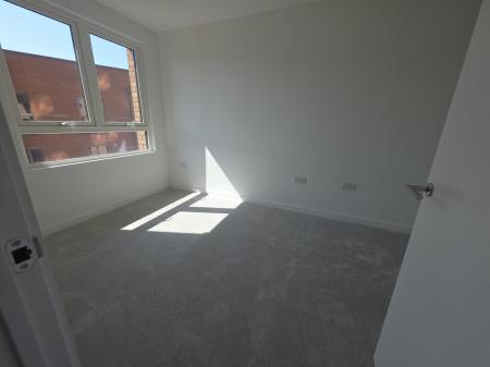 1 bedroom Flat to let in Horn Lane, London, W3
